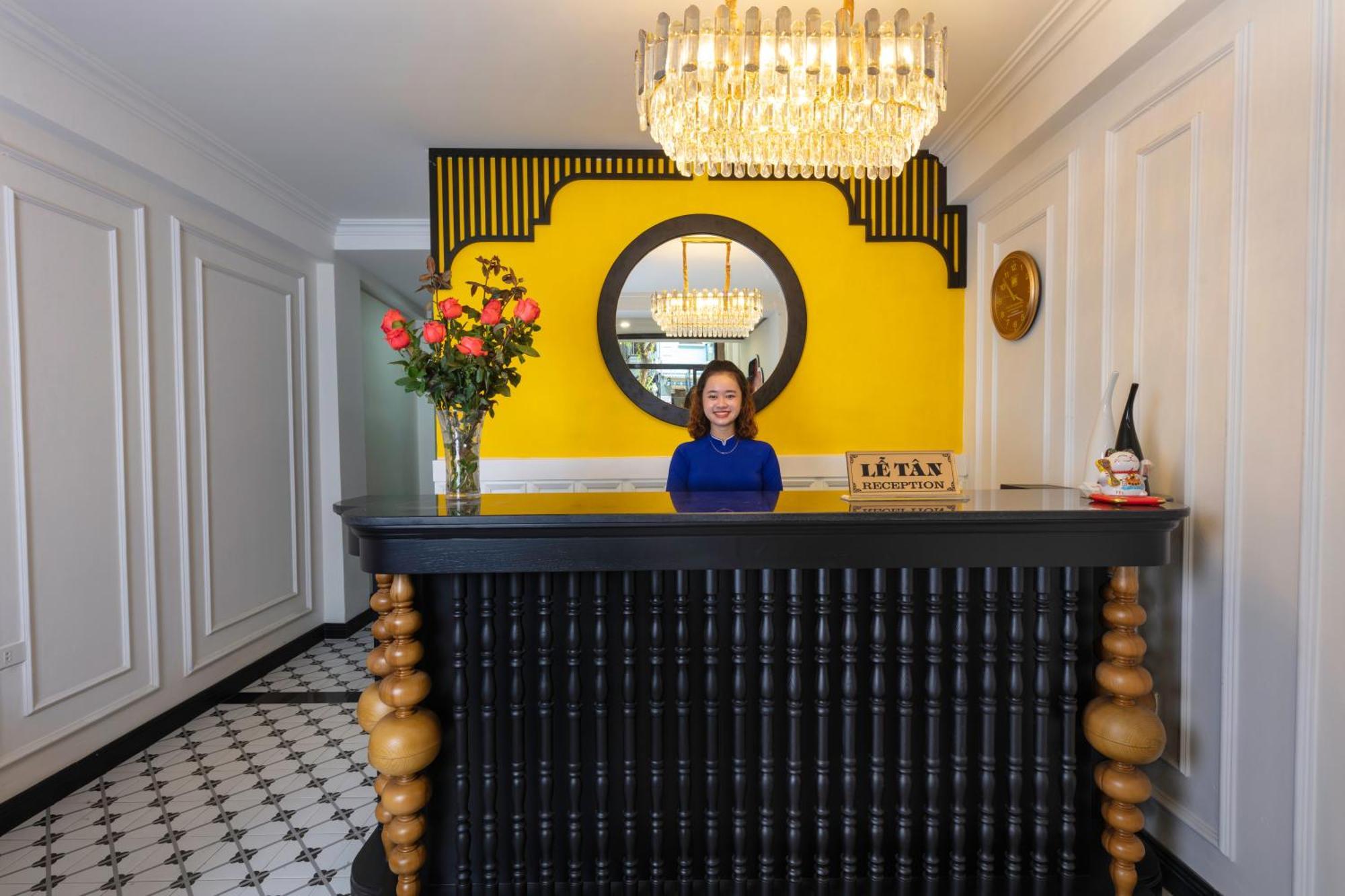 Queen Light Hotel Hanoi Bagian luar foto