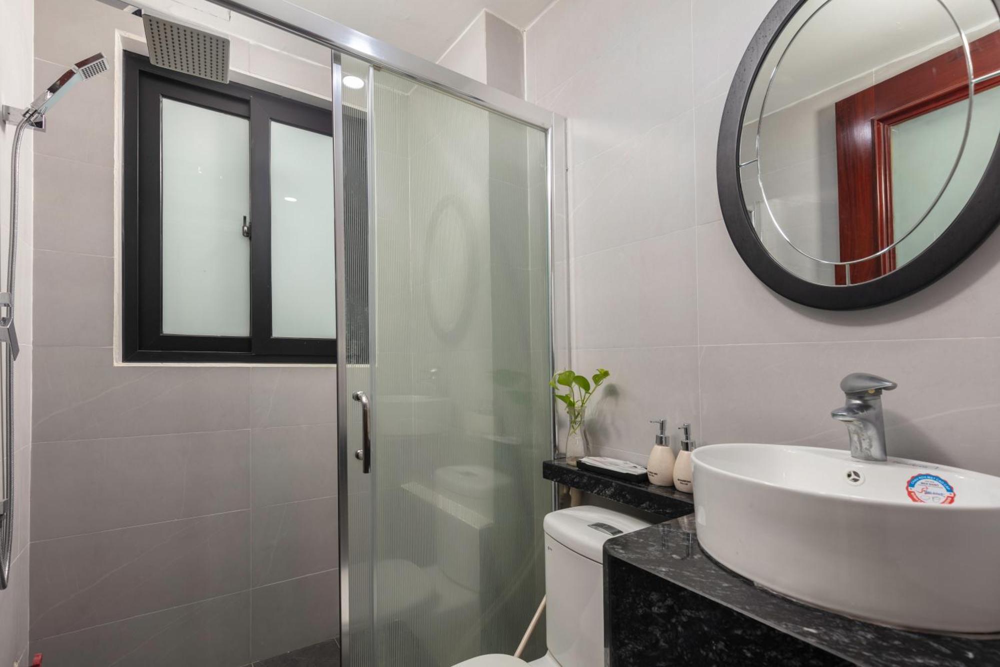 Queen Light Hotel Hanoi Bagian luar foto