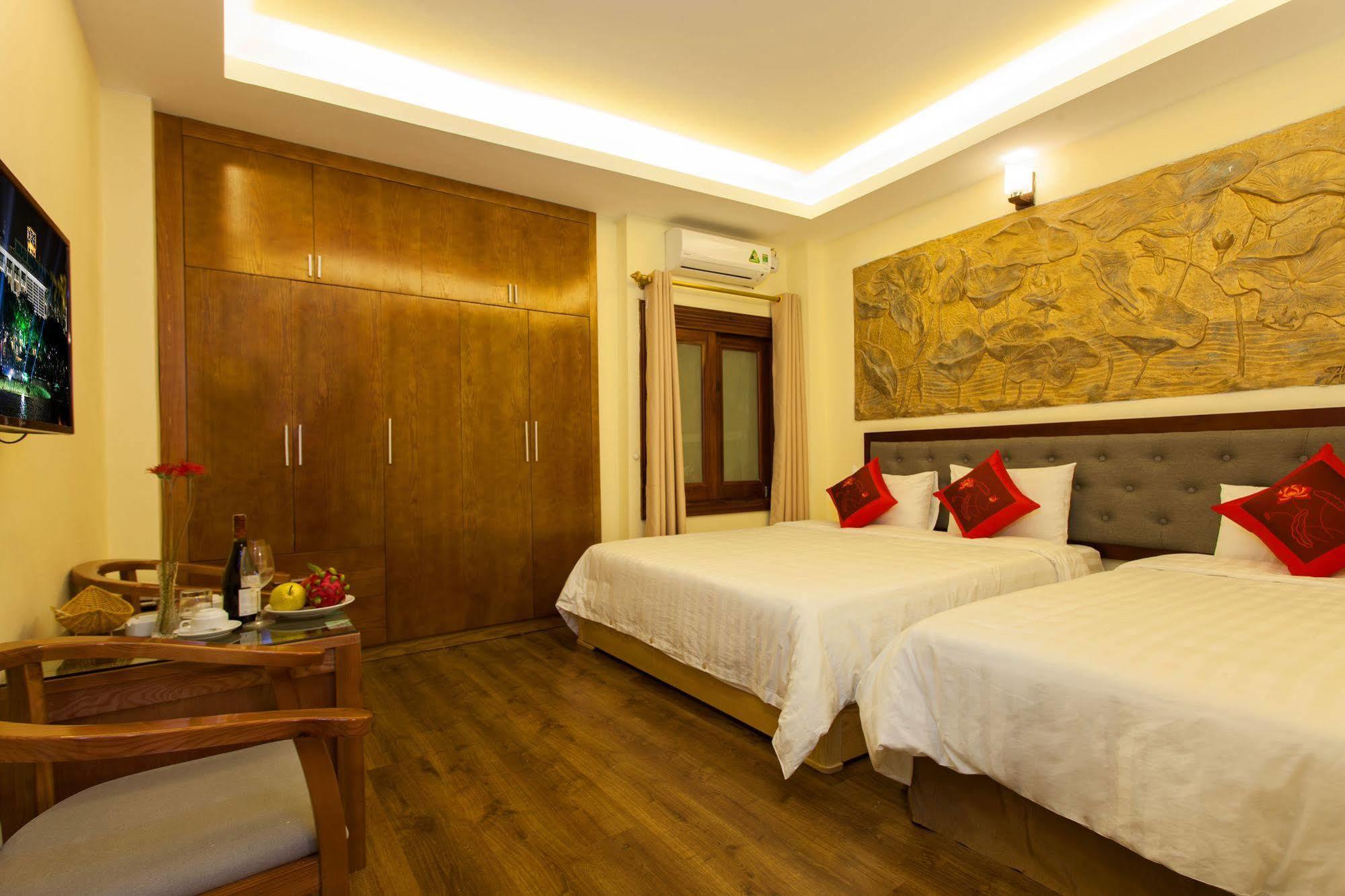 Queen Light Hotel Hanoi Bagian luar foto