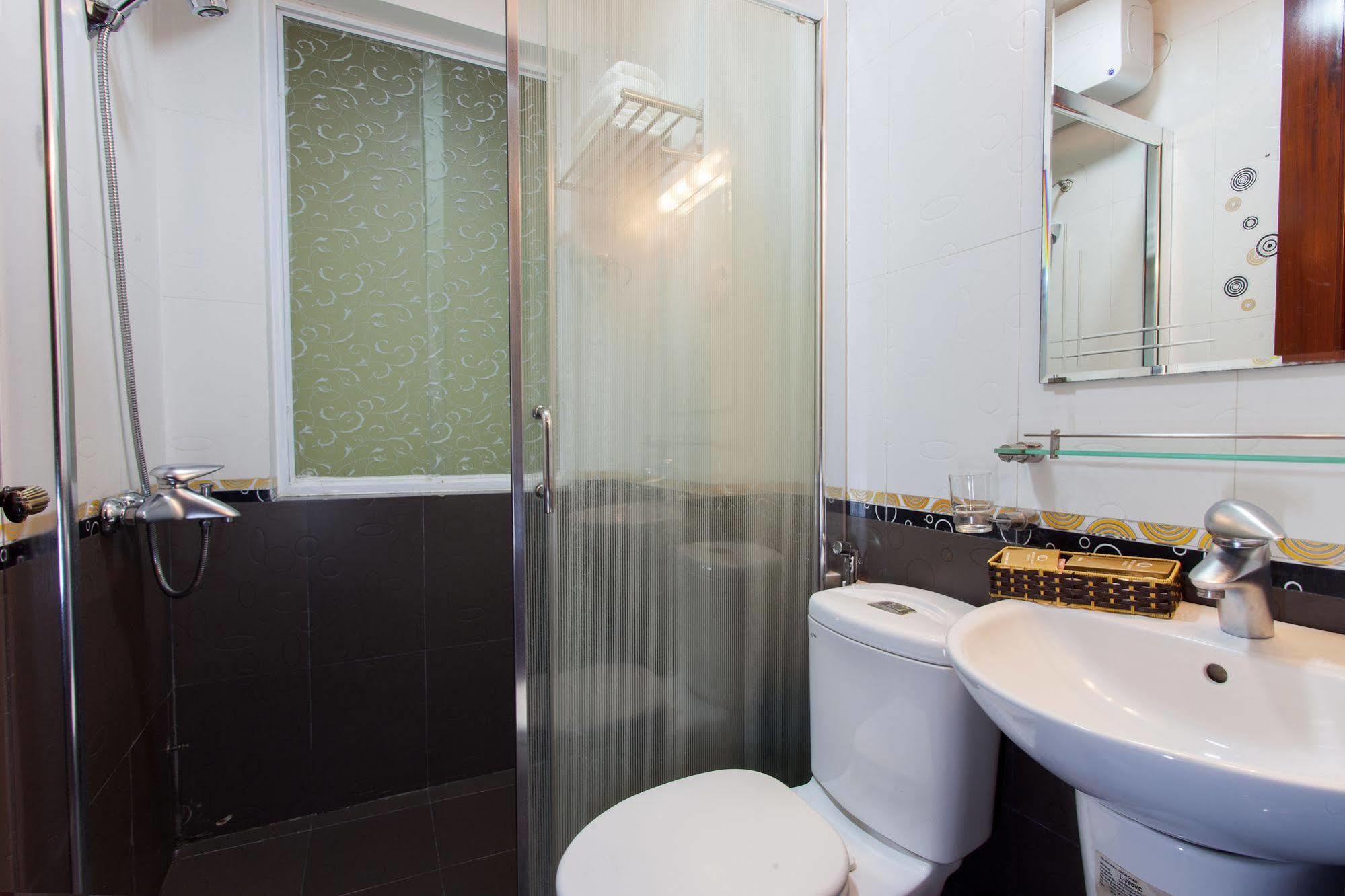 Queen Light Hotel Hanoi Bagian luar foto