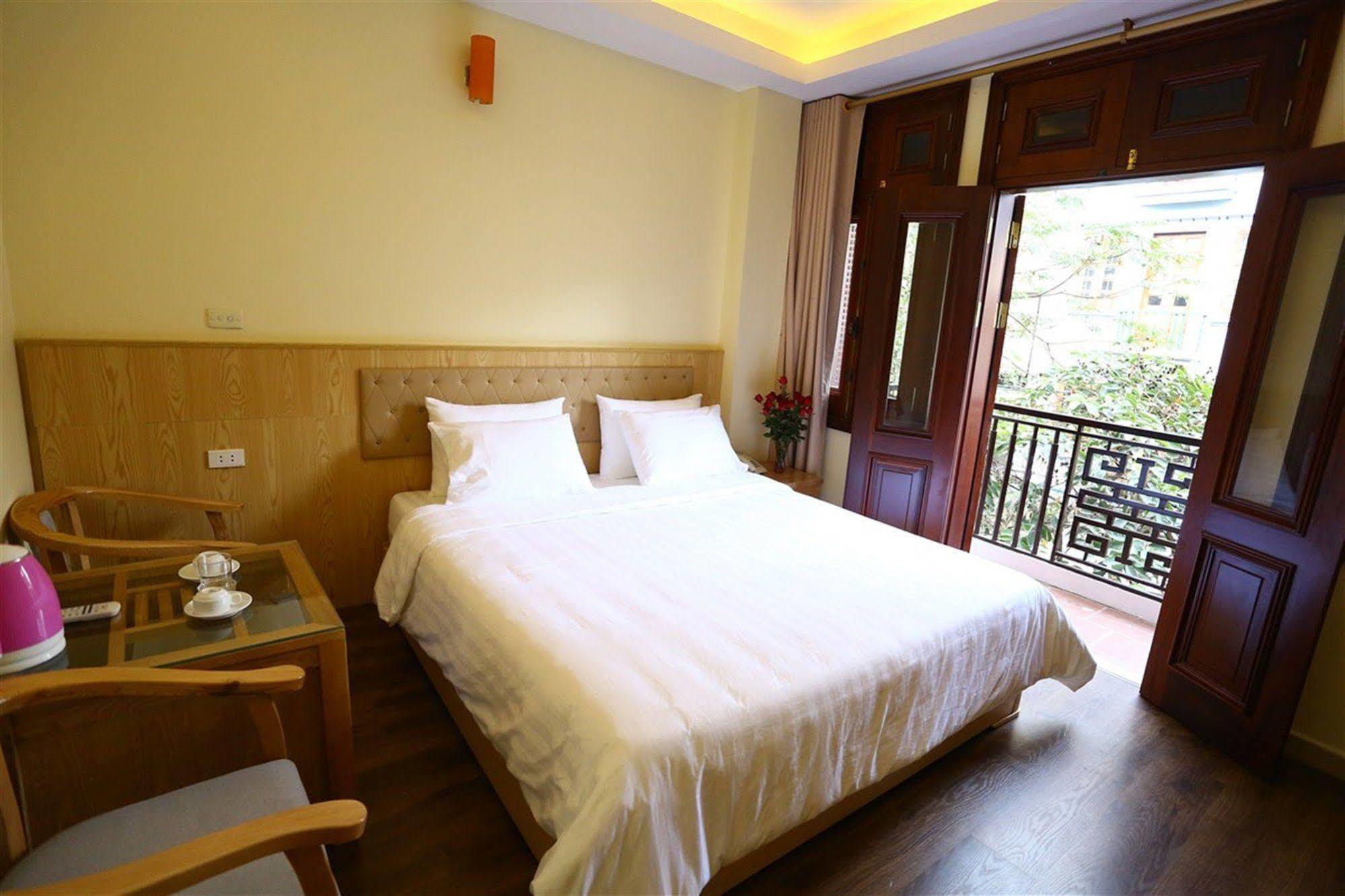Queen Light Hotel Hanoi Bagian luar foto