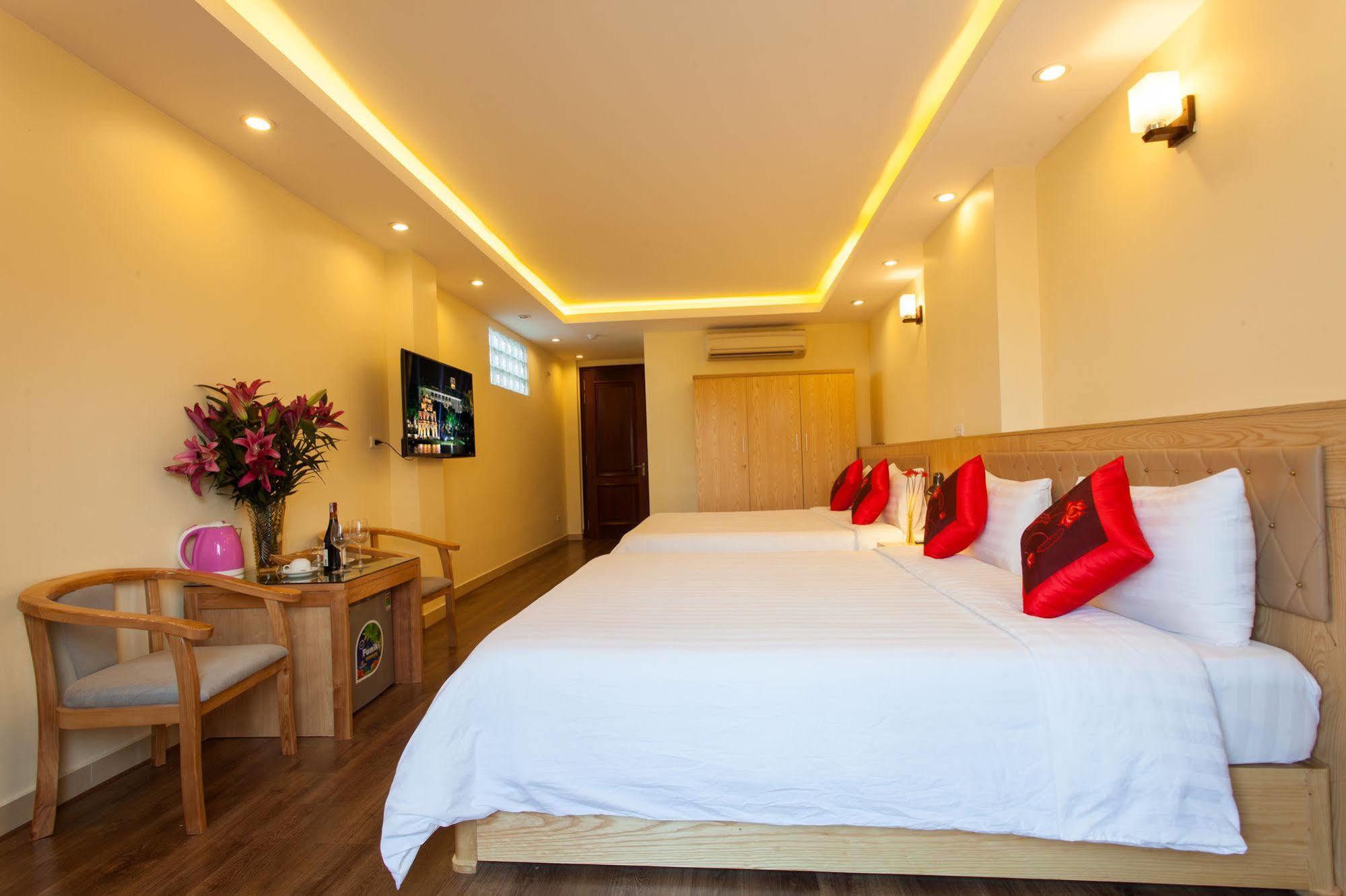 Queen Light Hotel Hanoi Bagian luar foto